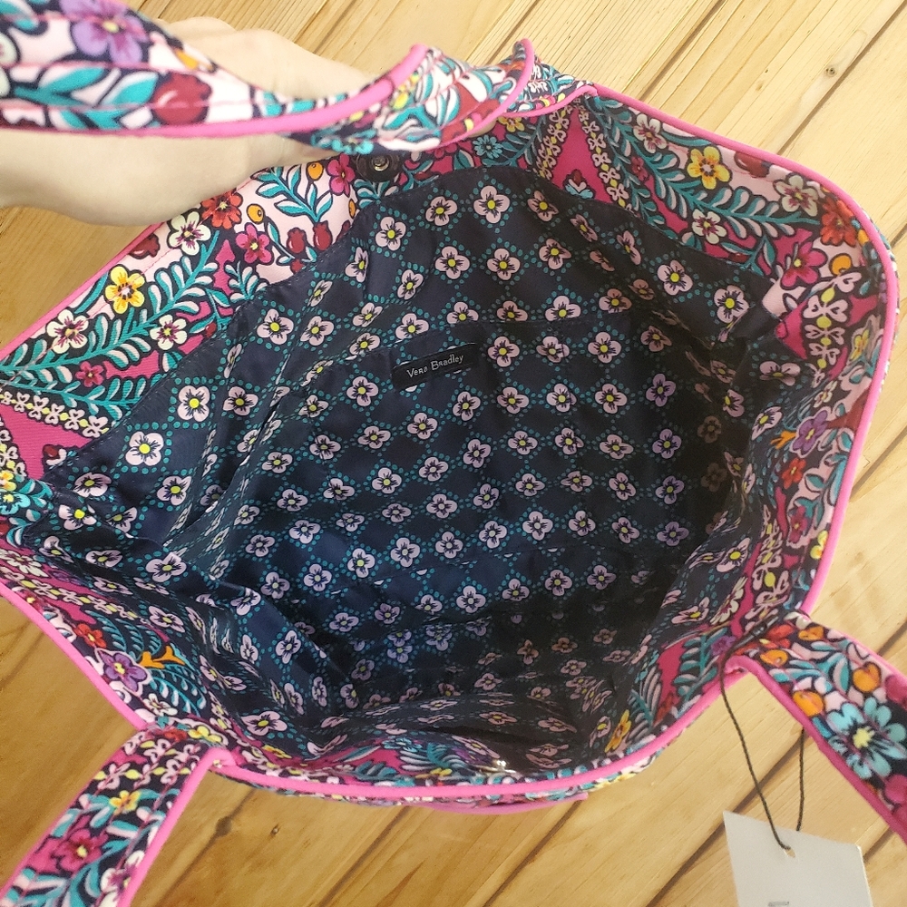 NWT Iconic Tote - Picture 4 of 5